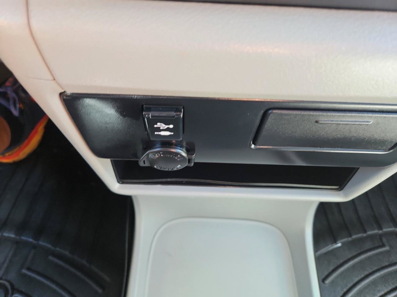 Used 2020 Toyota Sienna LE FWD image 35