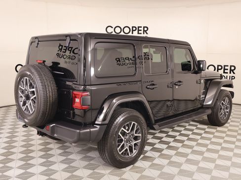 Used 2024 Jeep Wrangler Unlimited Sahara w/ Dual Top Group AWD/4WD image 21