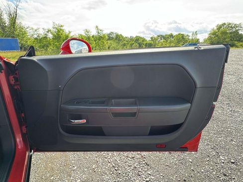 Used 2010 Dodge Challenger SE RWD image 14