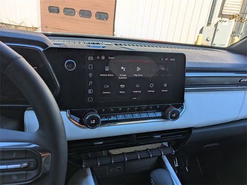 Used 2023 GMC Canyon AT4X image 18