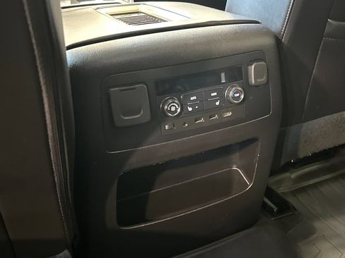 Used 2018 GMC Yukon Denali w/ Denali Ultimate Package AWD/4WD image 27