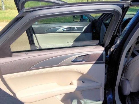 Used 2018 Lincoln MKZ Premiere image 11