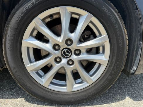 Used 2017 MAZDA MAZDA3 Sport w/ Preferred Equipment Package FWD image 24