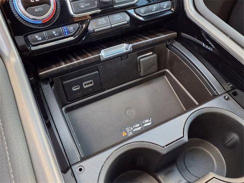 Used 2021 GMC Yukon Denali w/ Denali Premium Package image 72