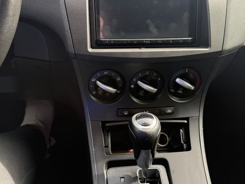 Used 2012 MAZDA MAZDA3 i Touring image 8