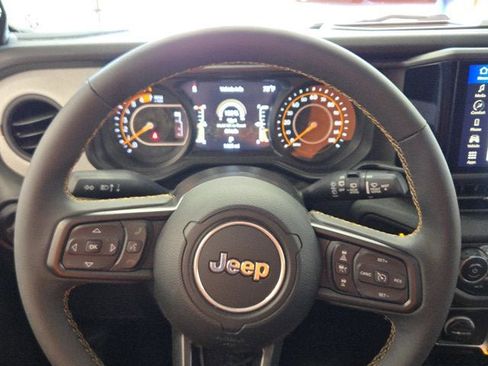 Used 2024 Jeep Wrangler Unlimited Sport AWD/4WD image 31