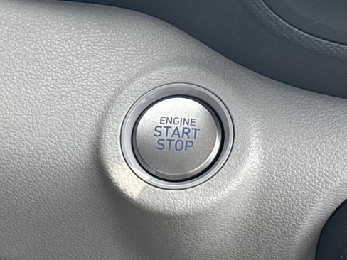 Used 2025 Hyundai Venue SEL FWD image 23