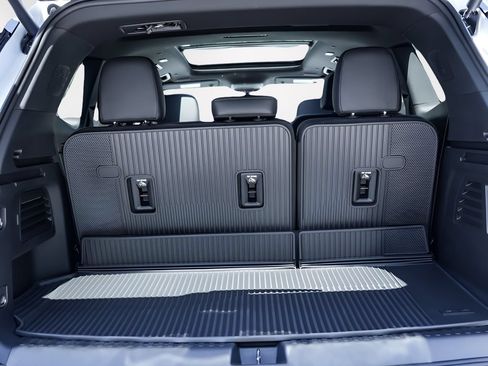 New 2026 GMC Acadia Denali w/ Super Cruise Package FWD image 28