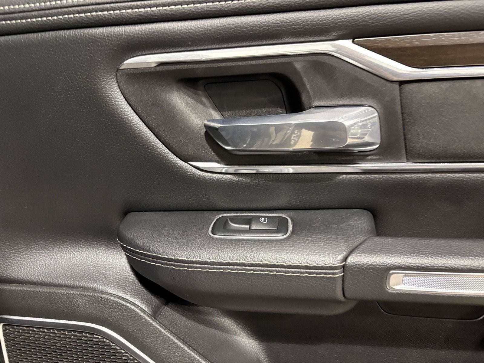 Used 2022 RAM 1500 Laramie AWD/4WD image 44