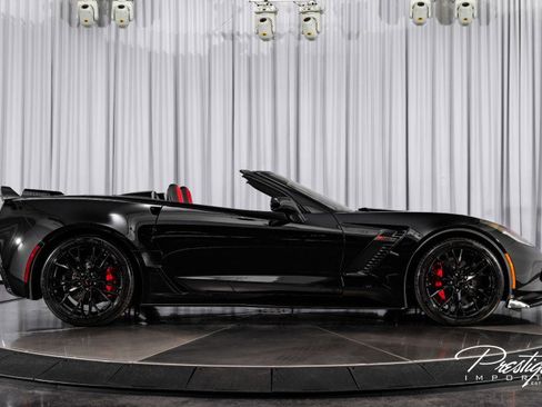 Used 2016 Chevrolet Corvette Z06 w/ 3LZ Preferred Equipment Group image 28