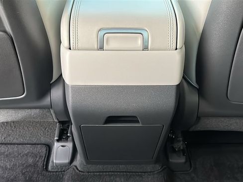Used 2024 Hyundai Santa Fe Calligraphy FWD image 32
