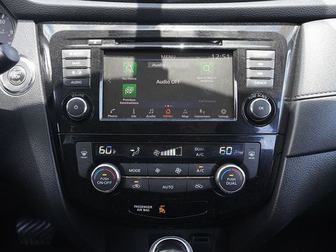 Used 2018 Nissan Rogue SV w/ Premium Package AWD/4WD image 43