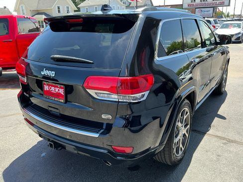 Used 2019 Jeep Grand Cherokee Overland AWD/4WD image 30