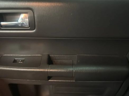 Used 2016 Ford Flex SE FWD image 17