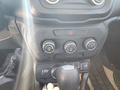 Used 2019 Jeep Renegade Sport AWD/4WD image 40