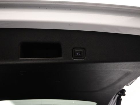 Used 2025 Chevrolet Traverse LT AWD/4WD image 30
