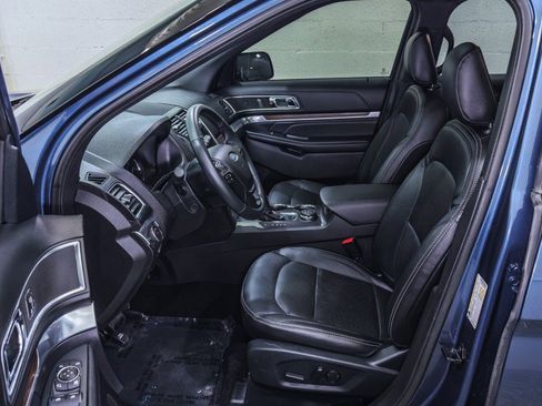 Used 2019 Ford Explorer Limited w/ Ford Safe & Smart Package image 15