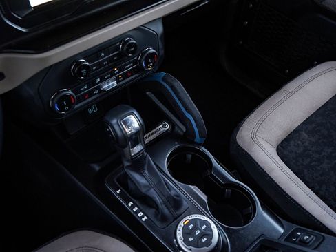 Used 2022 Ford Bronco Wildtrak image 16