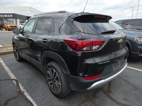 Used 2025 Chevrolet TrailBlazer LT image 2