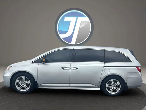 Used 2013 Honda Odyssey Touring Elite image 17