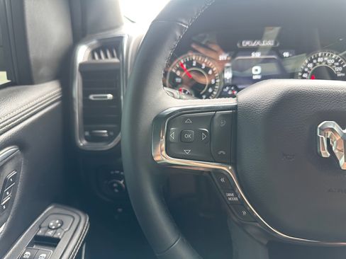 Used 2025 RAM 1500 Laramie image 19