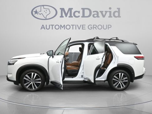 Used 2025 Nissan Pathfinder Platinum w/ Cargo Package AWD/4WD image 47