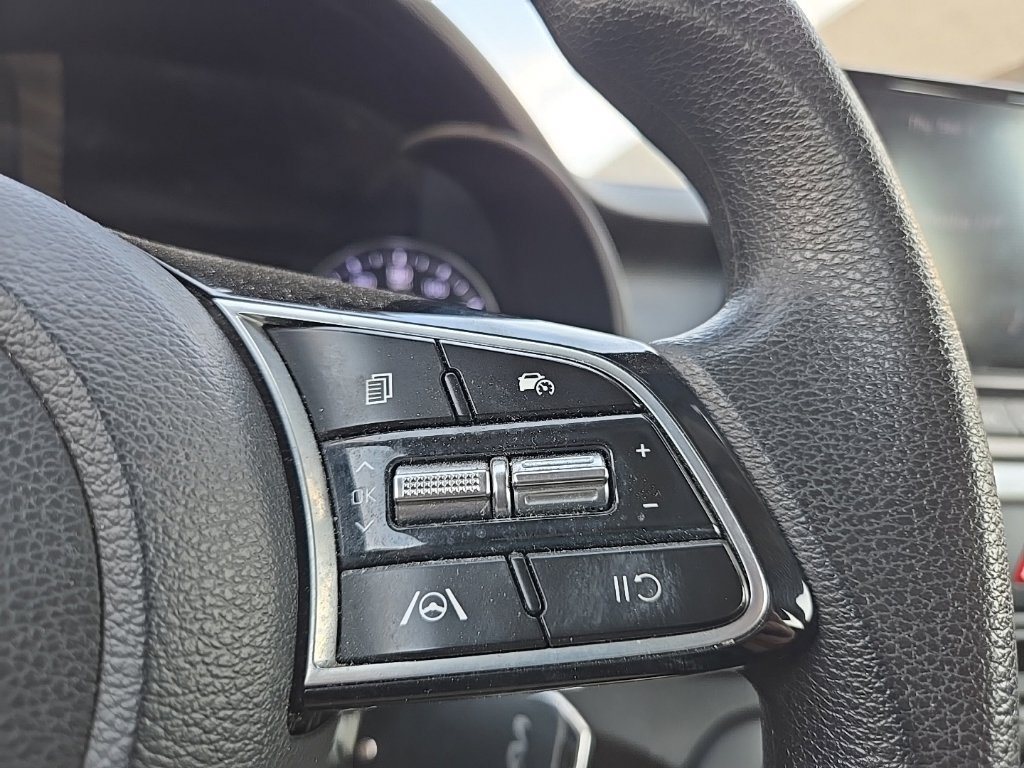 Used 2023 Kia Forte LXS FWD image 15