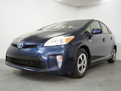 Used 2013 Toyota Prius Two FWD image 3