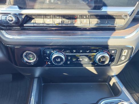 Certified 2024 GMC Sierra 1500 SLT w/ SLT Premium Package image 19