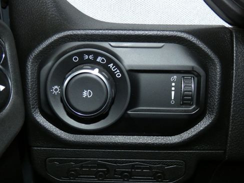 Used 2024 Jeep Wrangler Unlimited Sport image 16