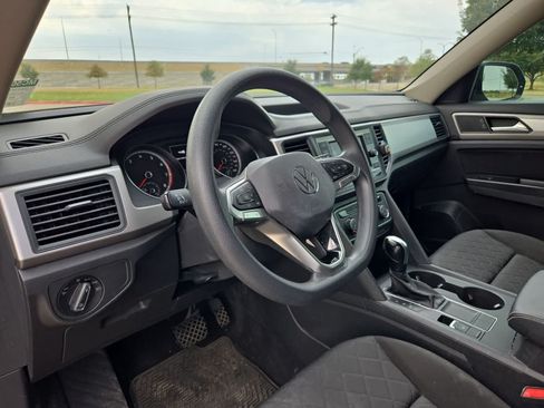 Used 2021 Volkswagen Atlas S FWD image 2