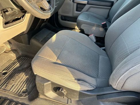 Used 2019 Ford F550 XLT image 24