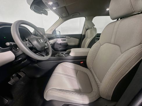 Used 2023 Honda Pilot LX image 13