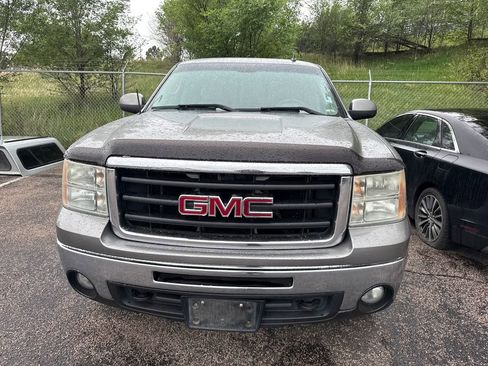 Used 2009 GMC Sierra 1500 SLT w/ Max Trailering Pack AWD/4WD image 2