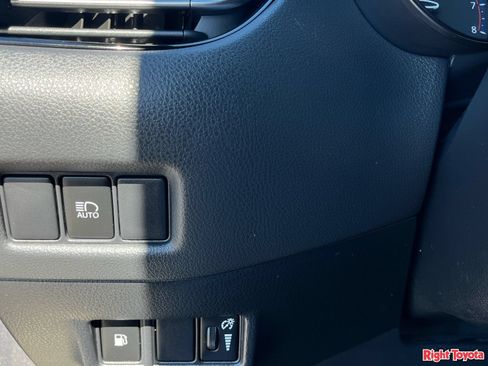 Certified 2021 Toyota C-HR XLE FWD image 32