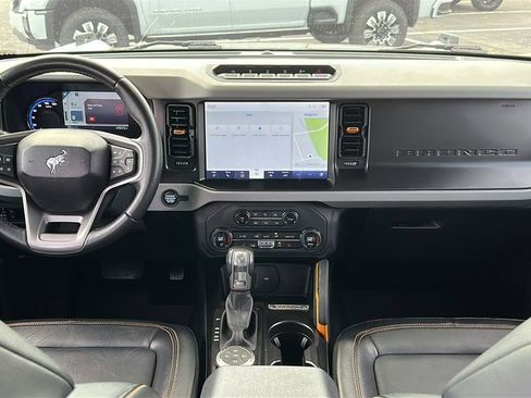 Used 2023 Ford Bronco Badlands w/ Sasquatch Package image 10