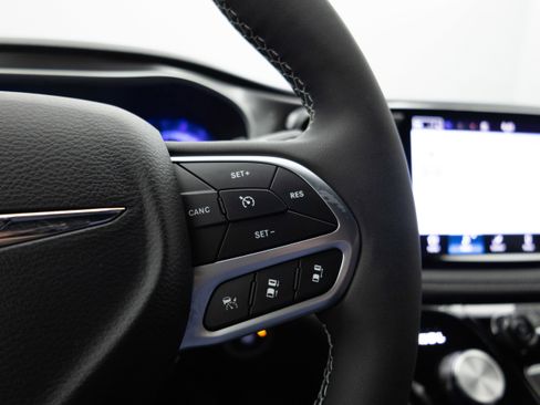 New 2026 Chrysler Pacifica Select FWD image 33