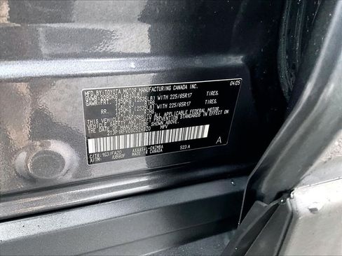 Used 2025 Toyota RAV4 XLE AWD/4WD image 36
