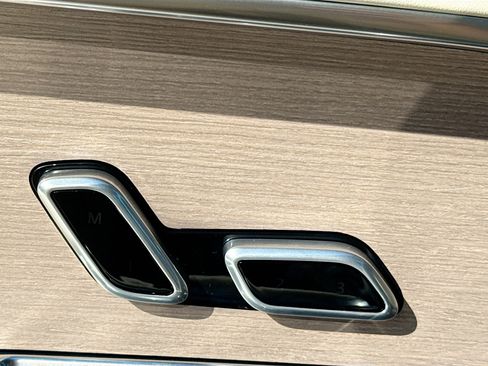 New 2025 Land Rover Range Rover SE image 26