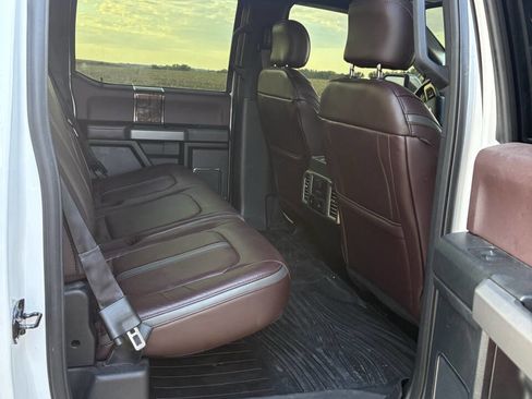 Used 2017 Ford F150 Platinum w/ Equipment Group 701A Luxury image 10