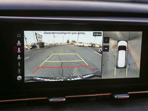 Used 2024 Kia Carnival SX image 23