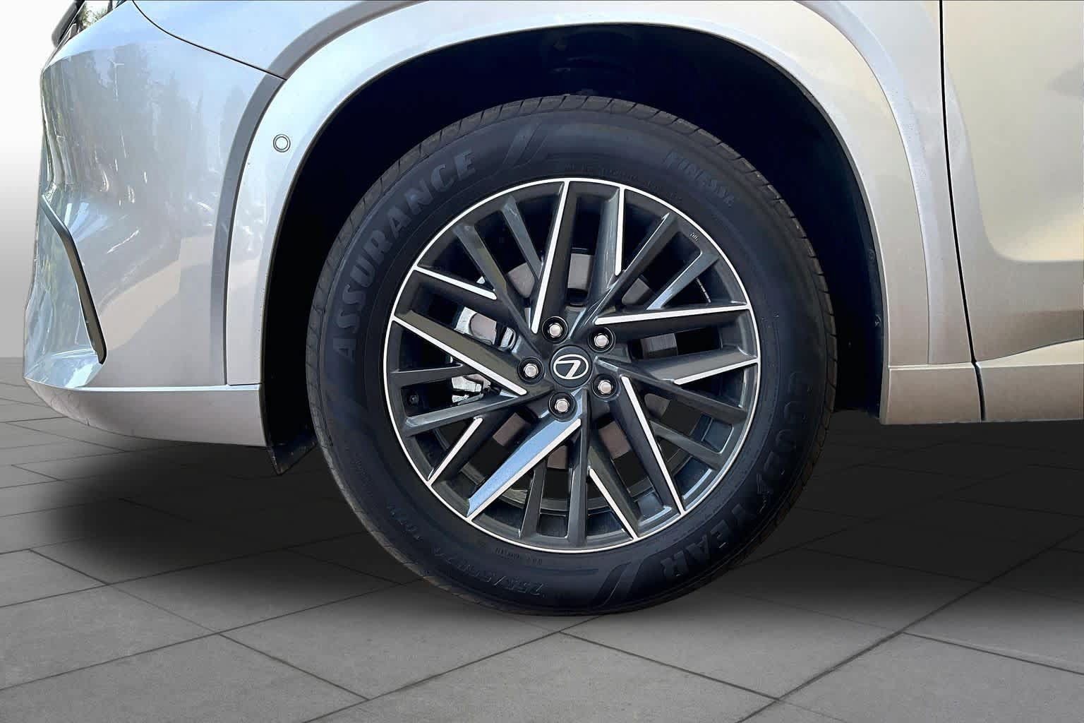 Certified 2026 Lexus TX 350 AWD w/ Technology Package image 9