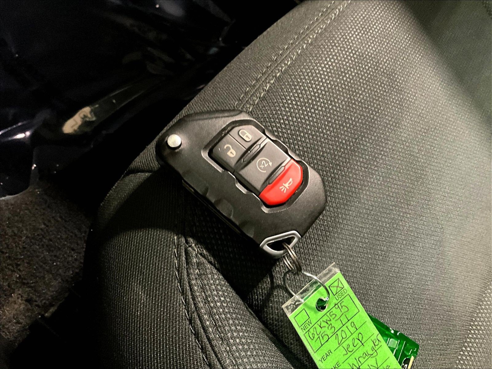 Used 2019 Jeep Wrangler Unlimited Sahara w/ Safety Group AWD/4WD image 35
