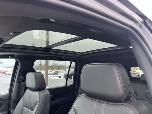 Used 2022 Chevrolet Suburban RST image 22