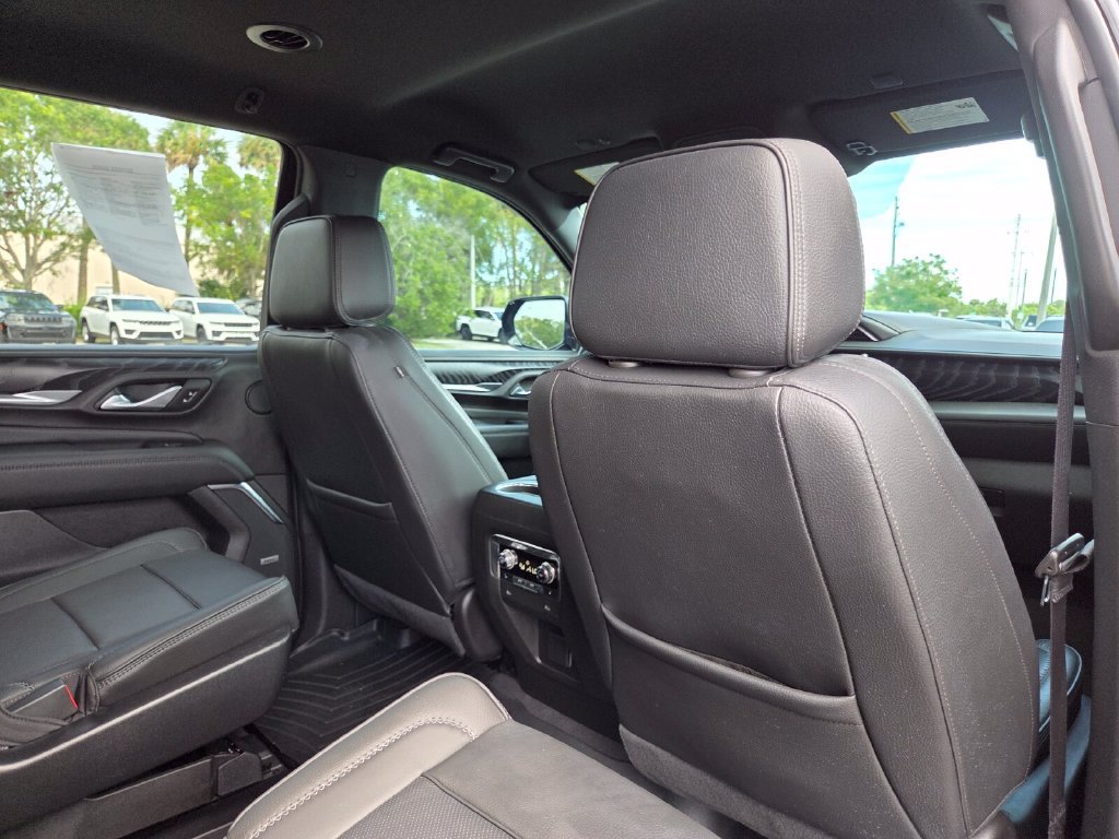 Used 2022 GMC Yukon Denali AWD/4WD image 17