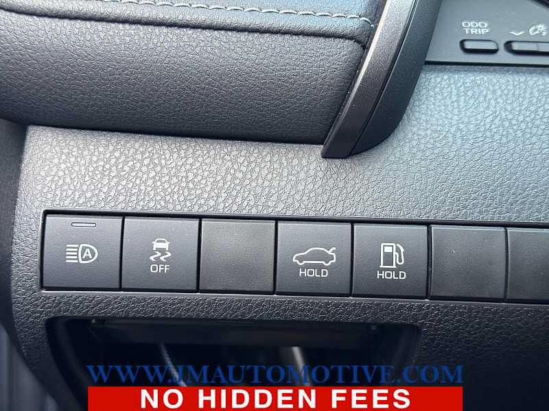 Used 2022 Toyota Camry XSE FWD image 33