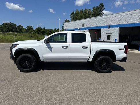 Used 2024 Chevrolet Colorado Trail Boss w/ Advanced Trailering Package AWD/4WD image 2