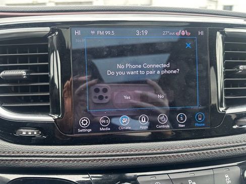 Used 2020 Chrysler Pacifica Limited image 25