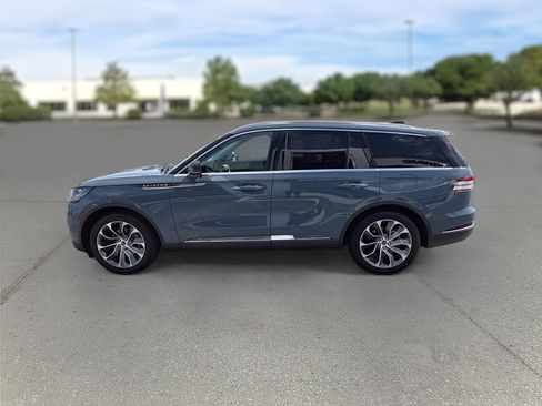 Certified 2025 Lincoln Aviator Reserve RWD image 4