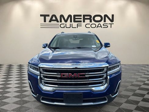 Used 2023 GMC Acadia SLT w/ Preferred Package FWD image 2